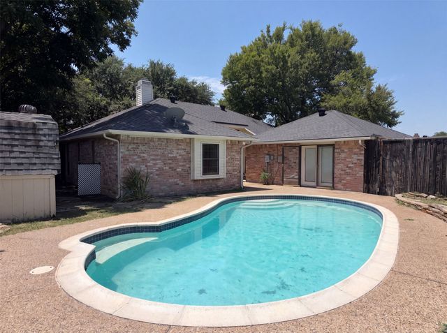 1613 Mullins Drive, Plano, TX 75025