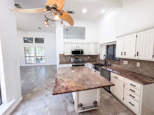 1613 Mullins Drive, Plano, TX 75025