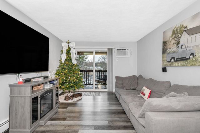 210 Brook Village Rd Apt 38, Nashua, NH 03062