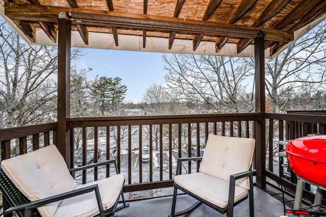 210 Brook Village Rd Apt 38, Nashua, NH 03062