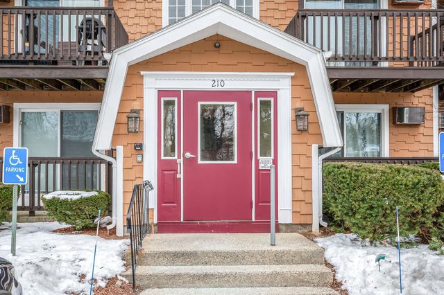 210 Brook Village Rd Apt 38, Nashua, NH 03062