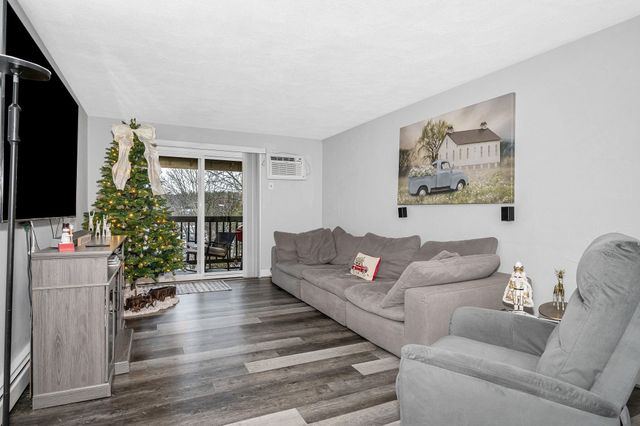 210 Brook Village Rd Apt 38, Nashua, NH 03062