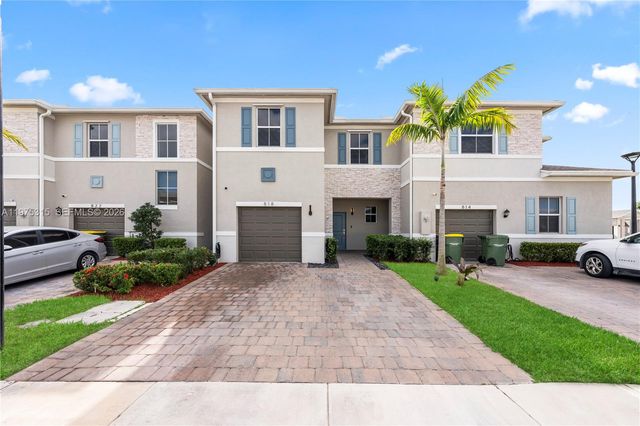 818 SE 17th St, Homestead, FL 33034