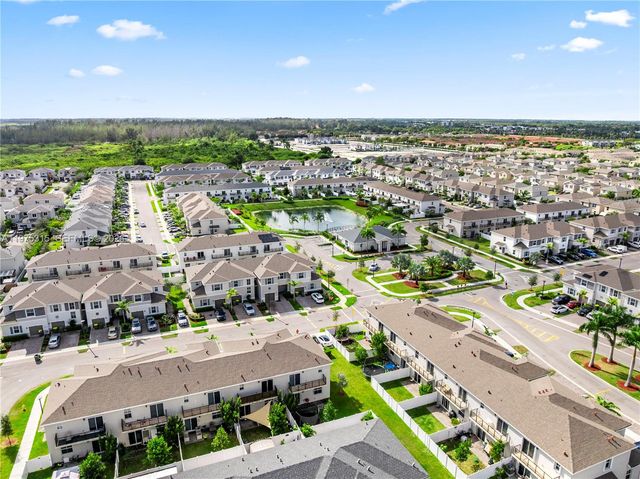 818 SE 17th St, Homestead, FL 33034