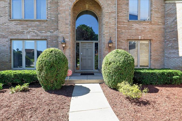 15161 Clifden Drive, Granger, IN 46530