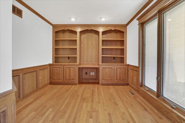 15161 Clifden Drive, Granger, IN 46530