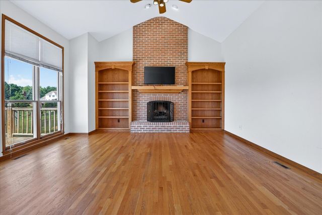 15161 Clifden Drive, Granger, IN 46530
