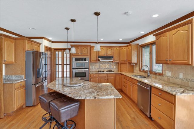 15161 Clifden Drive, Granger, IN 46530