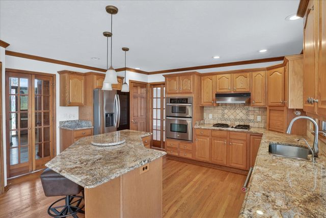 15161 Clifden Drive, Granger, IN 46530