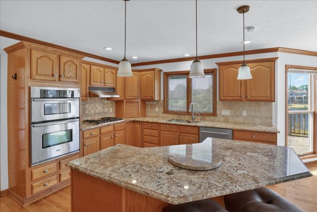 15161 Clifden Drive, Granger, IN 46530