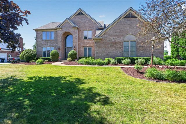 15161 Clifden Drive, Granger, IN 46530