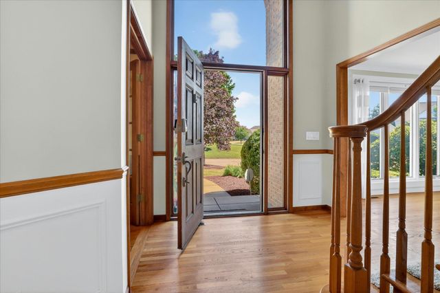 15161 Clifden Drive, Granger, IN 46530