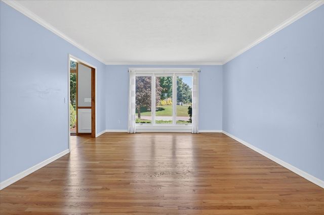 15161 Clifden Drive, Granger, IN 46530
