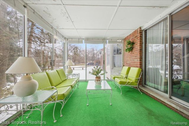 5956 Pinecroft Drive, West Bloomfield Charter Township, MI 48322