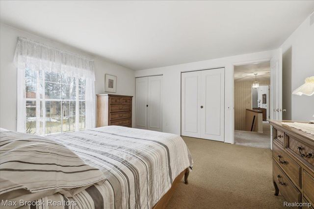 5956 Pinecroft Drive, West Bloomfield Charter Township, MI 48322