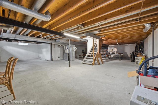 5956 Pinecroft Drive, West Bloomfield Charter Township, MI 48322