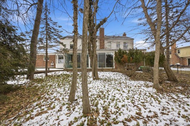 5956 Pinecroft Drive, West Bloomfield Charter Township, MI 48322