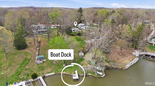 8110 N Lakewood Drive, Unionville, IN 47468