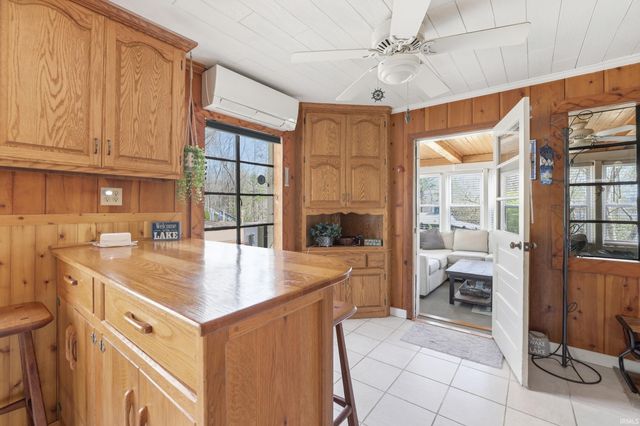 8110 N Lakewood Drive, Unionville, IN 47468