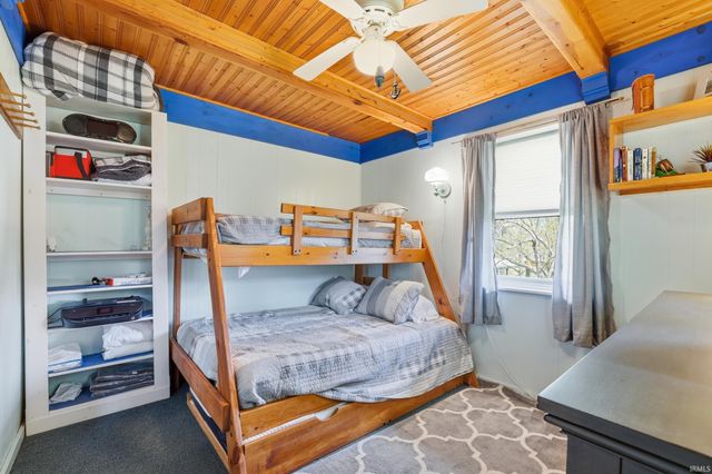8110 N Lakewood Drive, Unionville, IN 47468