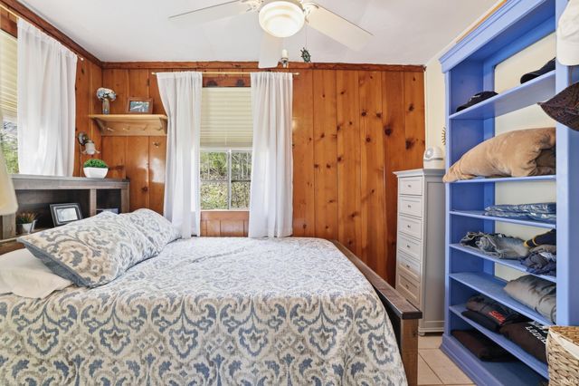 8110 N Lakewood Drive, Unionville, IN 47468