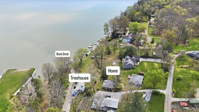 8110 N Lakewood Drive, Unionville, IN 47468