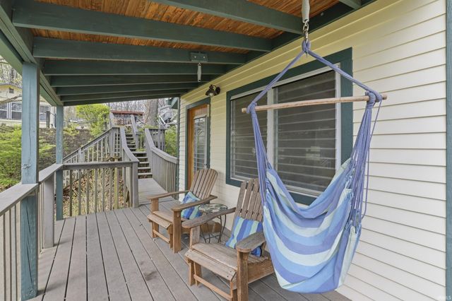 8110 N Lakewood Drive, Unionville, IN 47468