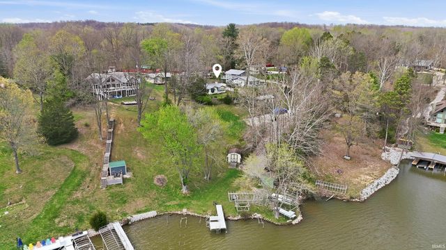 8110 N Lakewood Drive, Unionville, IN 47468