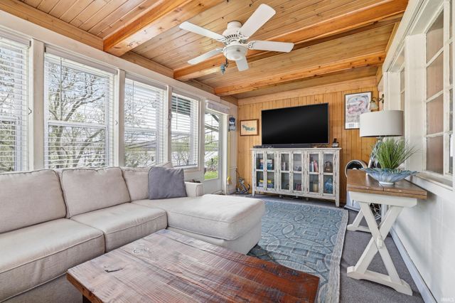 8110 N Lakewood Drive, Unionville, IN 47468