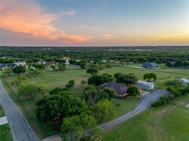 510 W County Road 714, Burleson, TX 76028