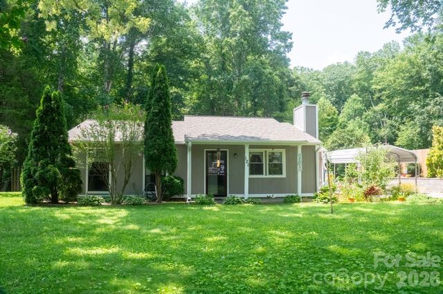 121 Wicklow Drive, Asheville, NC 28806