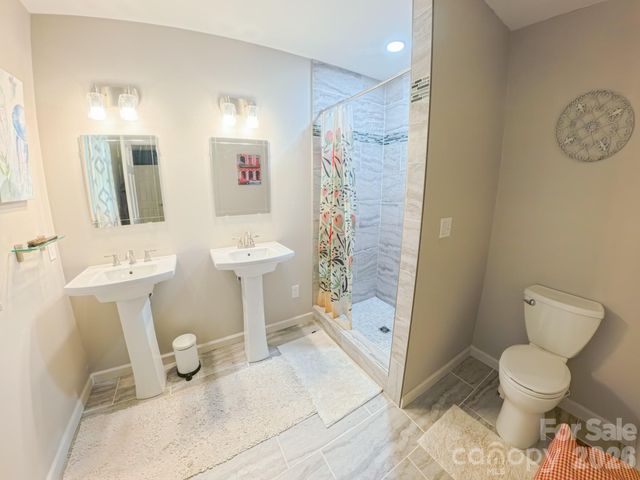 121 Wicklow Drive, Asheville, NC 28806