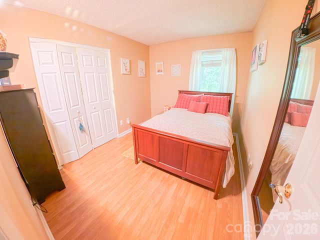 121 Wicklow Drive, Asheville, NC 28806