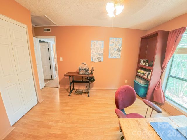121 Wicklow Drive, Asheville, NC 28806