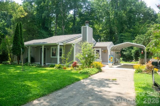 121 Wicklow Drive, Asheville, NC 28806