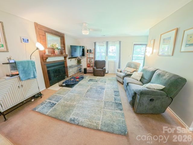 121 Wicklow Drive, Asheville, NC 28806