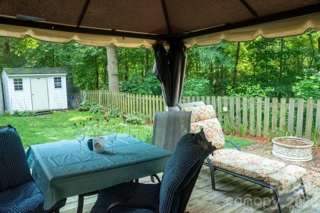 121 Wicklow Drive, Asheville, NC 28806