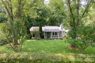 121 Wicklow Drive, Asheville, NC 28806