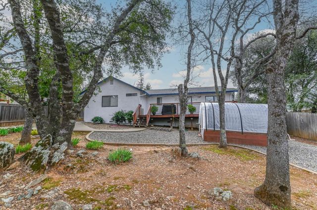 147 Rocky Ridge Ln, Angels Camp, CA 95222