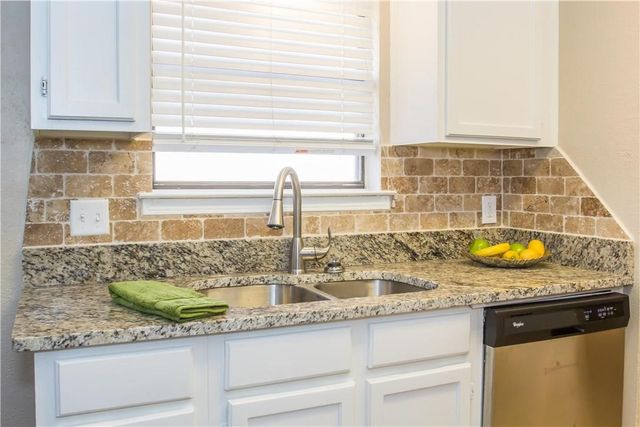 2405 Cranberry Lane, Euless, TX 76039