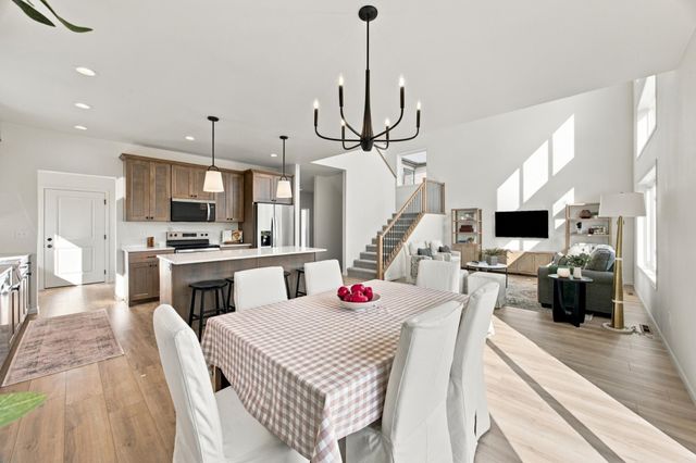 979 61st Avenue W, West Fargo, ND 58078