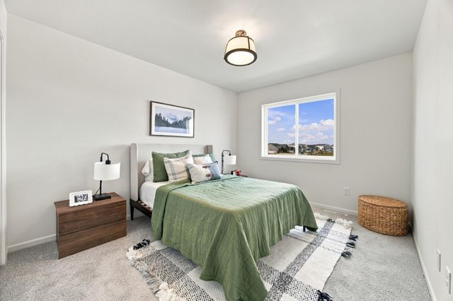 979 61st Avenue W, West Fargo, ND 58078