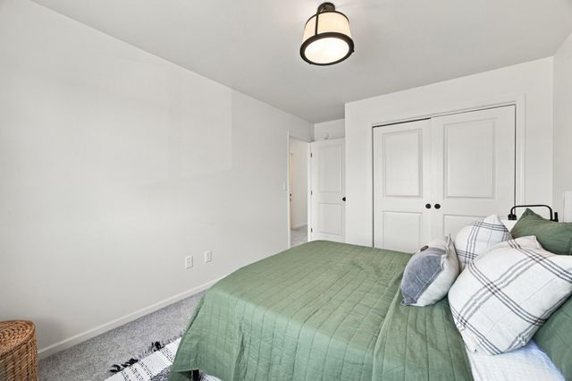 979 61st Avenue W, West Fargo, ND 58078