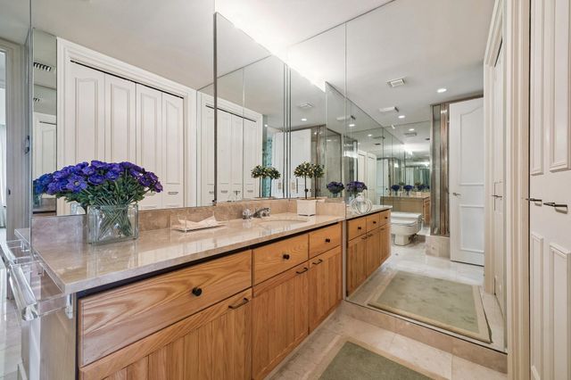 101 Westcott Street 905, Houston, TX 77007