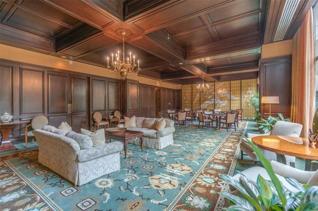 101 Westcott Street 905, Houston, TX 77007