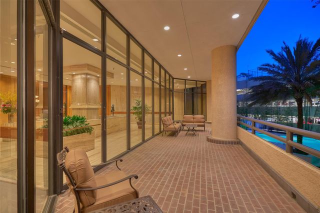 101 Westcott Street 905, Houston, TX 77007