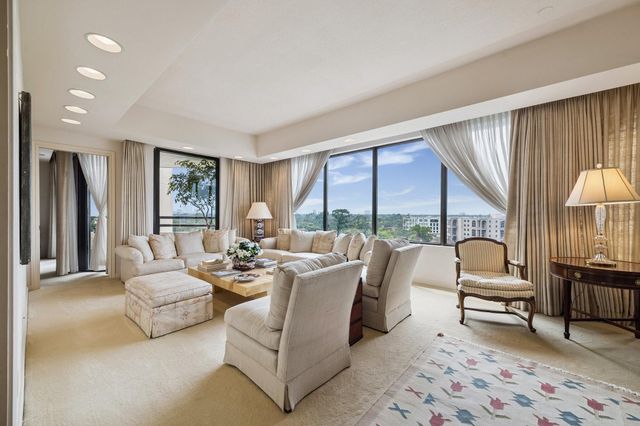 101 Westcott Street 905, Houston, TX 77007