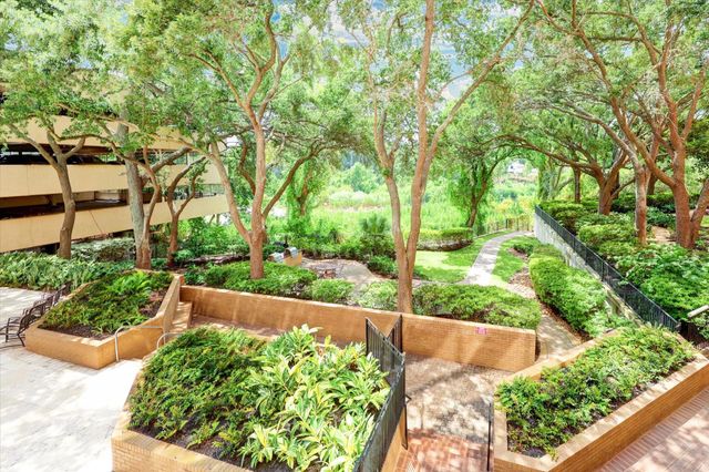 101 Westcott Street 905, Houston, TX 77007