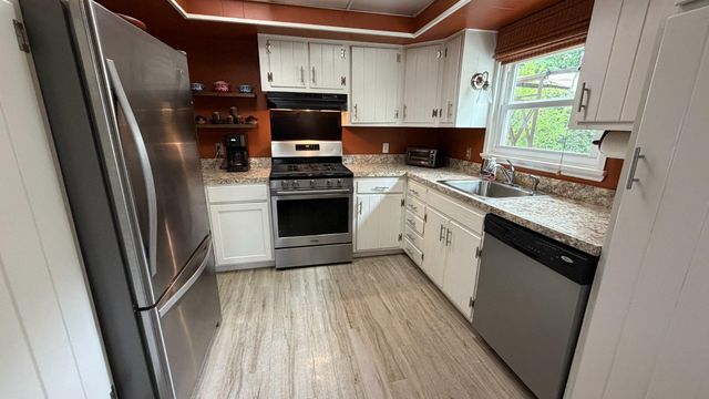 54 FINLEY AVE, Hamilton, NJ 08610