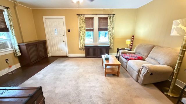 54 FINLEY AVE, Hamilton, NJ 08610